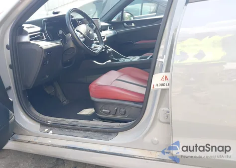 2021 Kia K5 Gt-Line z USA, uszkodzony, nr VIN 5XXG64J29MG069889